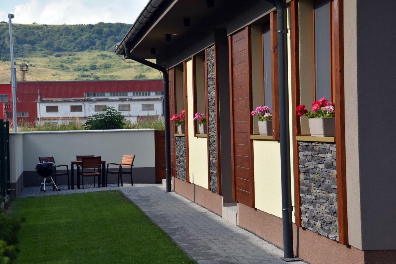 Elemir Apartman Bešeňová Kültér fotó