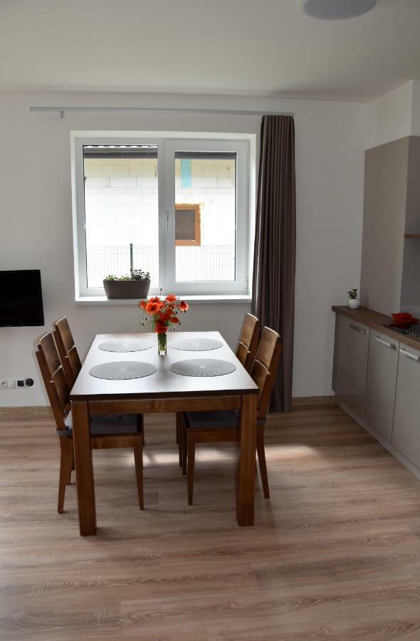 Elemir Apartman Bešeňová Kültér fotó