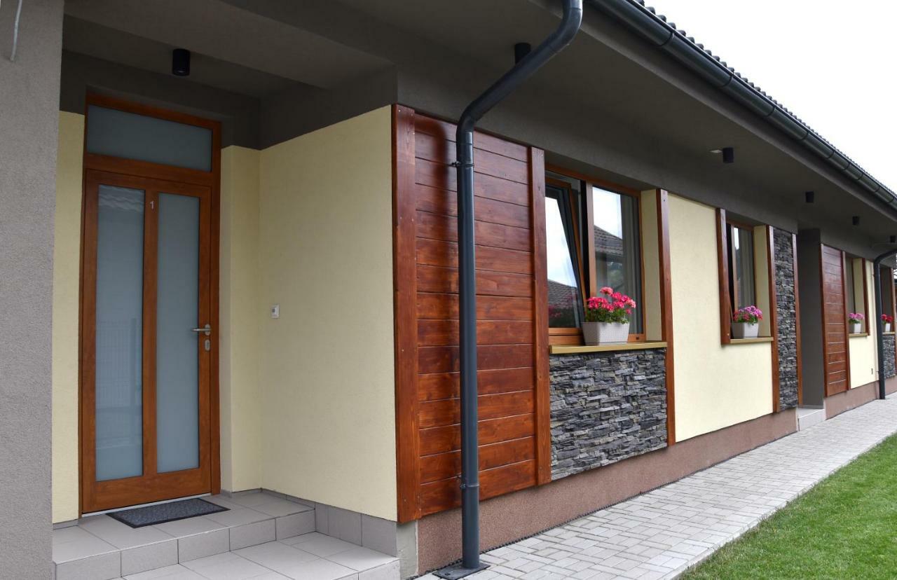 Elemir Apartman Bešeňová Kültér fotó