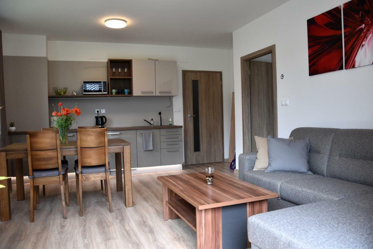 Elemir Apartman Bešeňová Kültér fotó