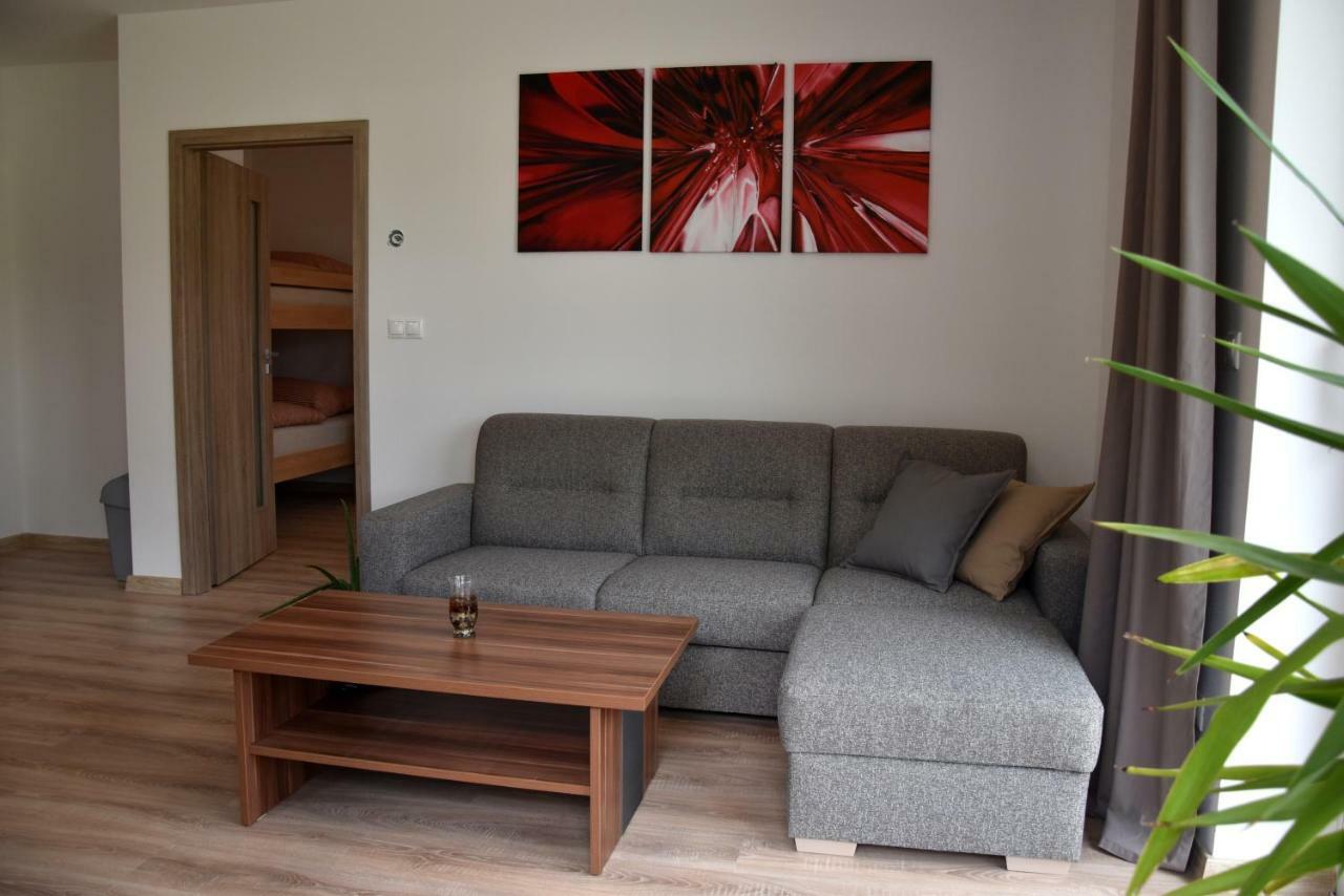 Elemir Apartman Bešeňová Kültér fotó
