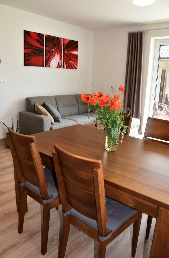 Elemir Apartman Bešeňová Kültér fotó