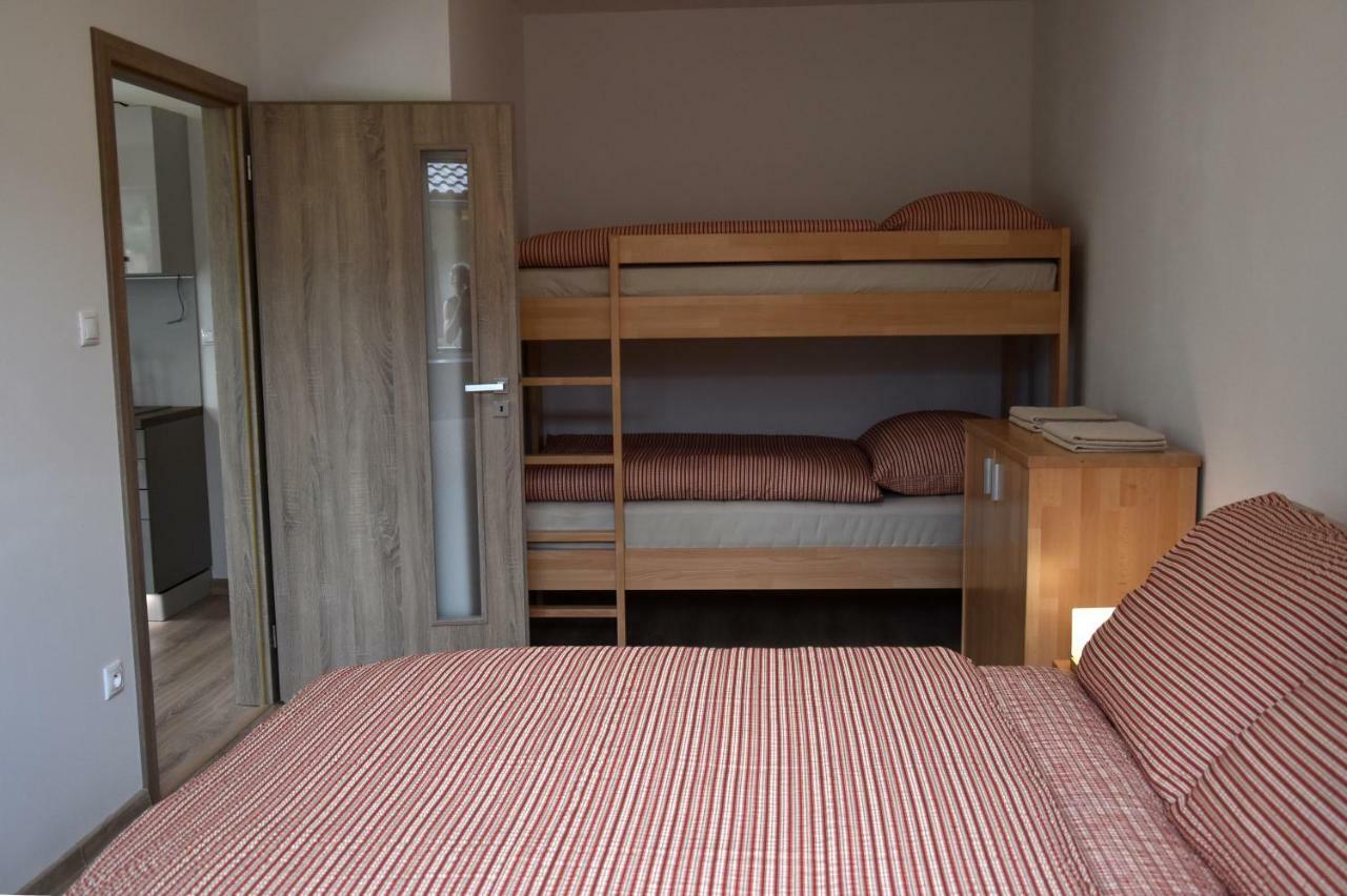 Elemir Apartman Bešeňová Kültér fotó