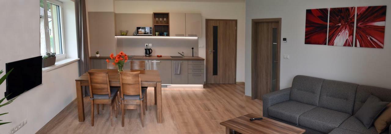 Elemir Apartman Bešeňová Kültér fotó