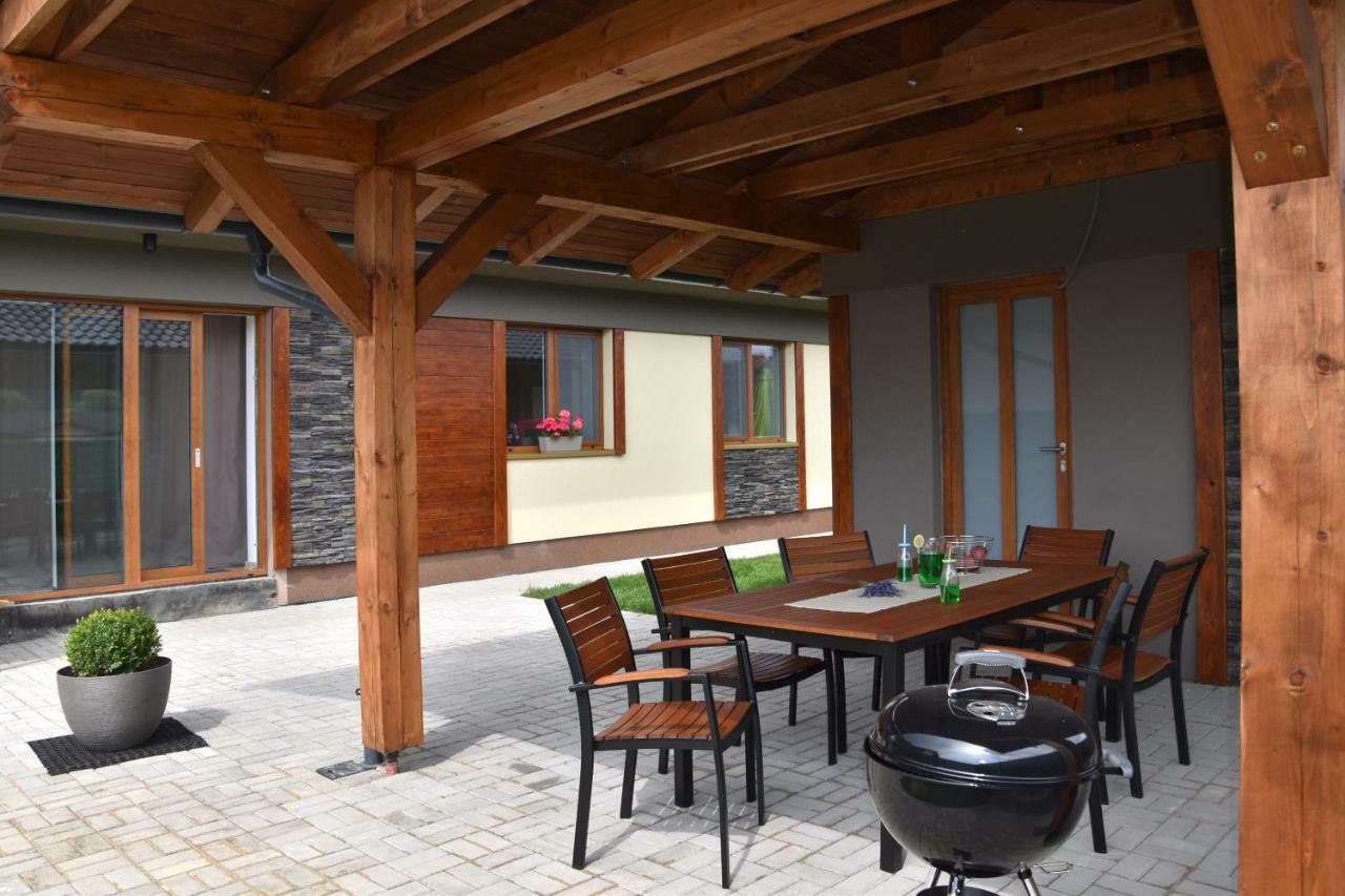 Elemir Apartman Bešeňová Kültér fotó